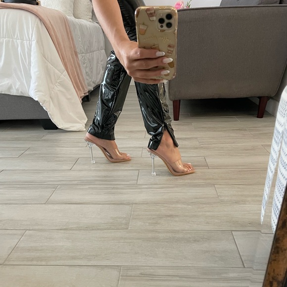 Meshki Black Latex Leggings - Picture 4 of 5